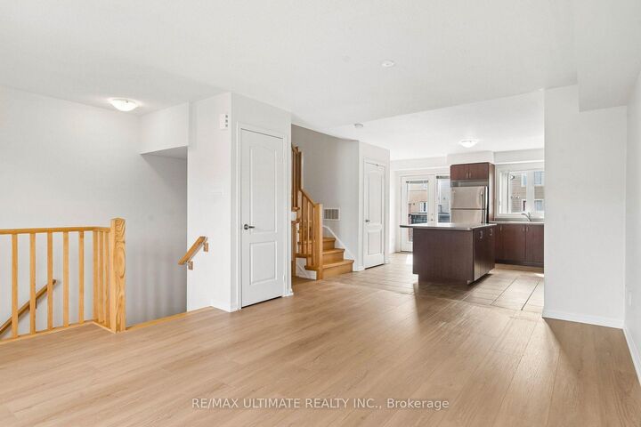 Property Photo:  26 Walter Dove Court  ON L4G 0S8 