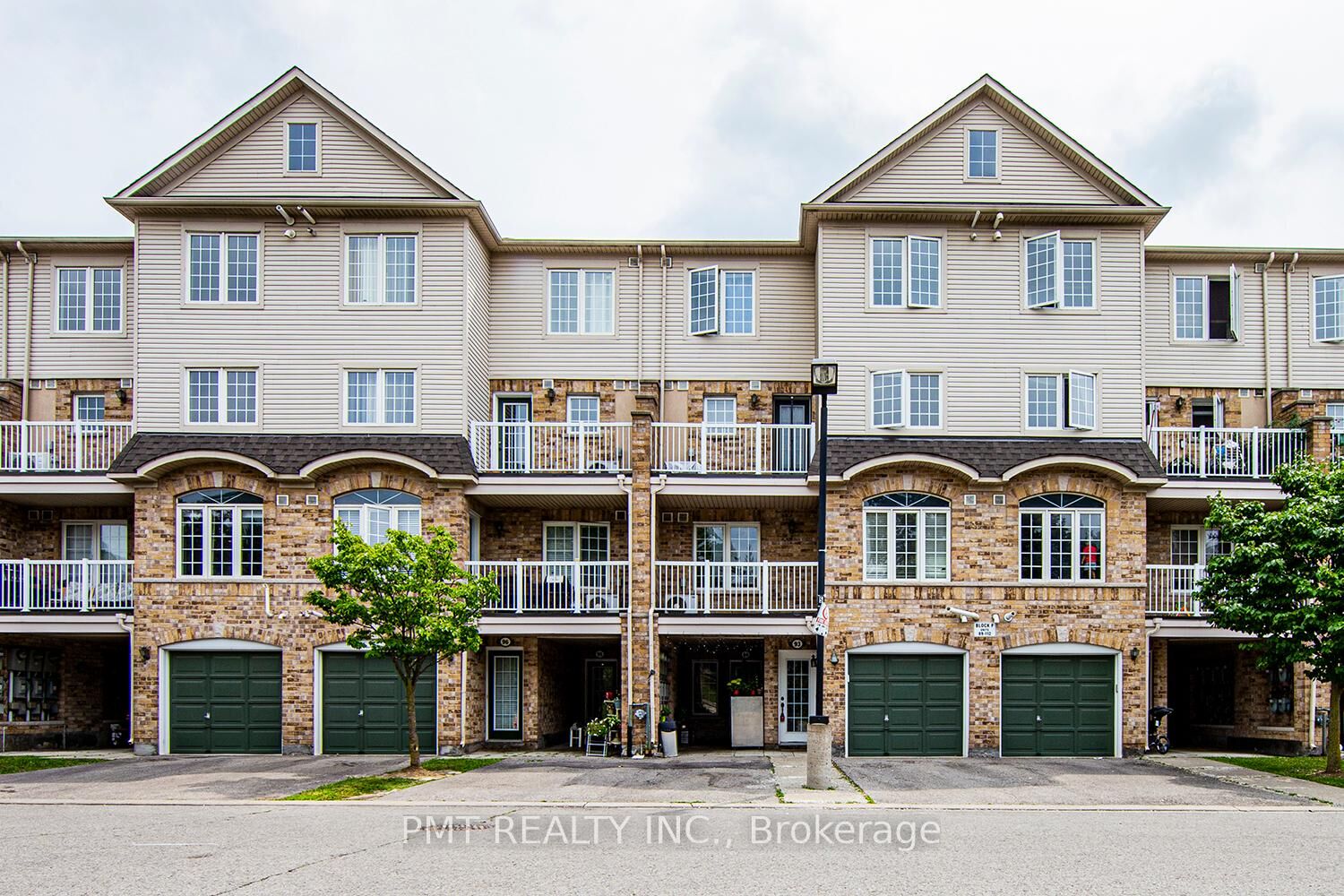 Property Photo:  42 Pinery Trail 93  ON M1B 6K9 