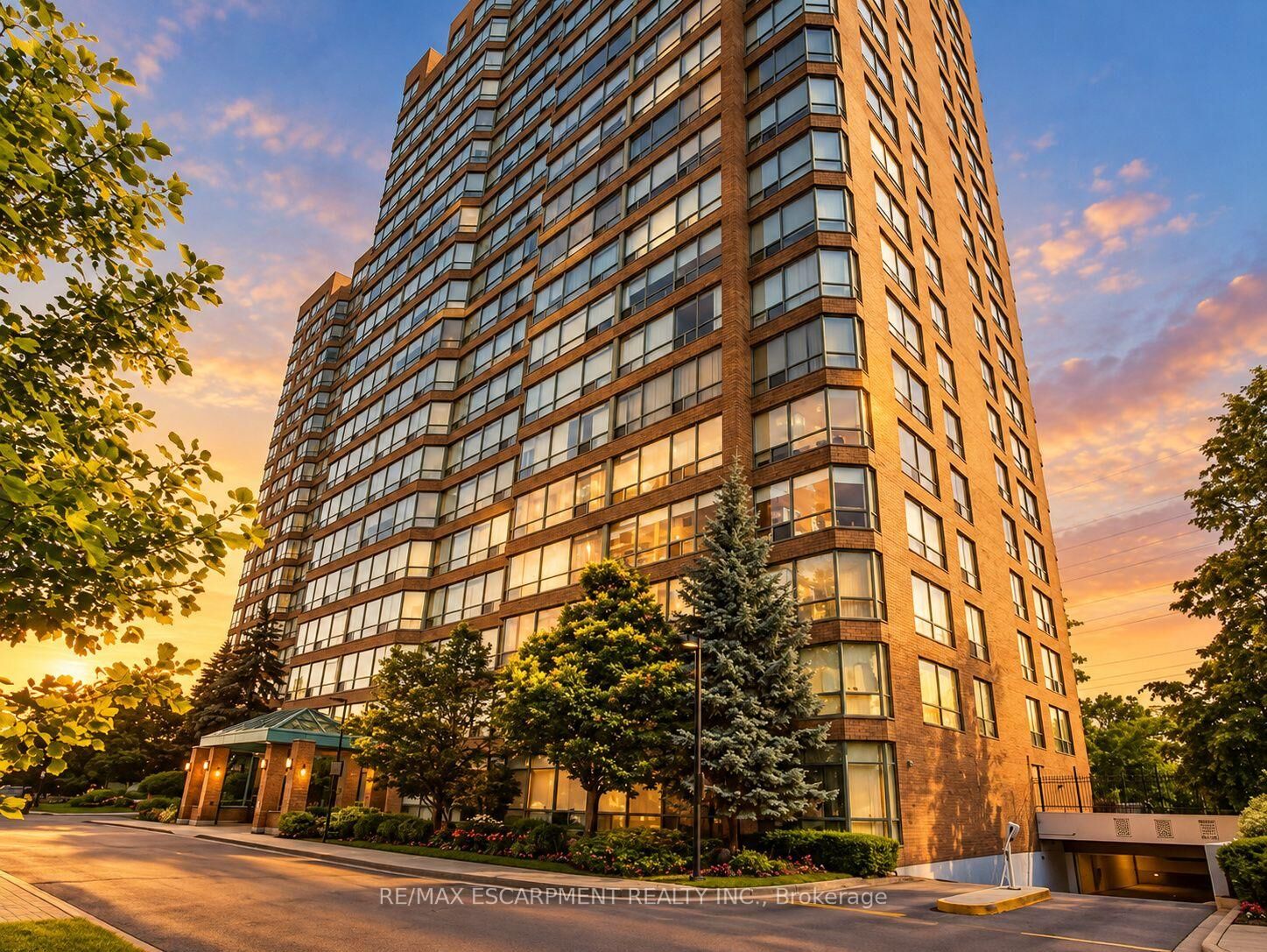 Property Photo:  1276 Maple Crossing Boulevard 503  ON L7S 2J9 