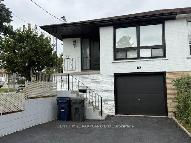 Property Photo:  82 Verobeach Boulevard Main Level  ON M9M 1P9 