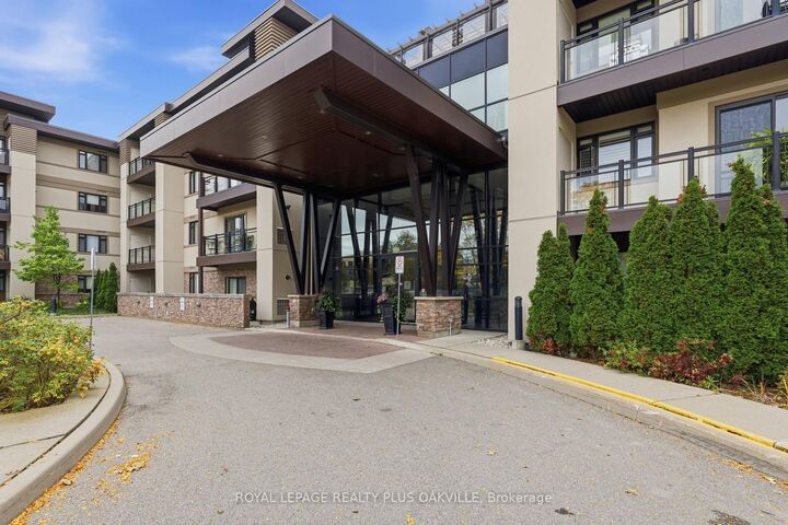 Property Photo: 128 Garden Drive 211 ON L6K 0H7