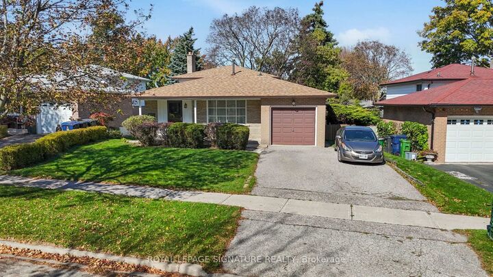 Property Photo:  5 Erinlea Crescent  ON M1H 2S8 