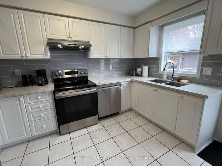 Property Photo:  9051 Yonge Street  ON L4C 0L2 