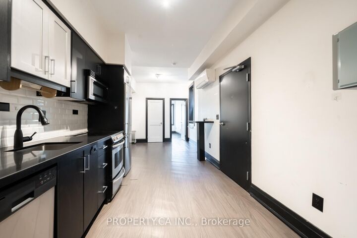 Property Photo:  960 Queen Street W 3  ON M6J 1G8 