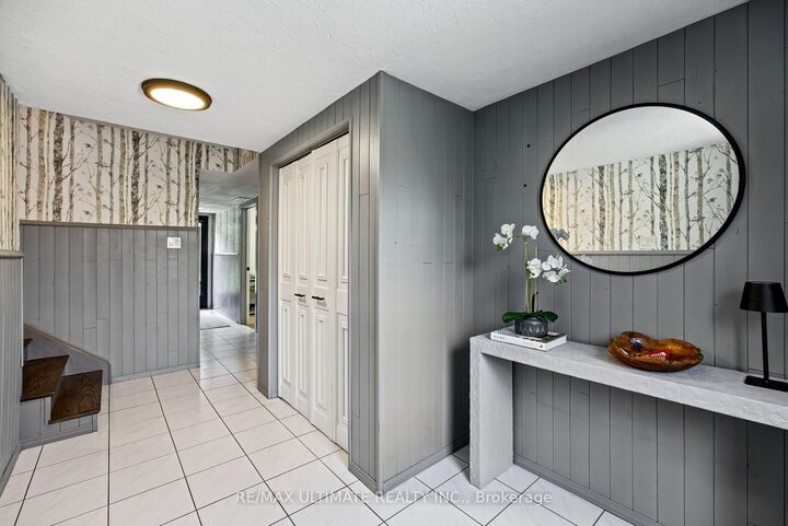 Property Photo: 37 Banbury Court ON L6T 1Y9