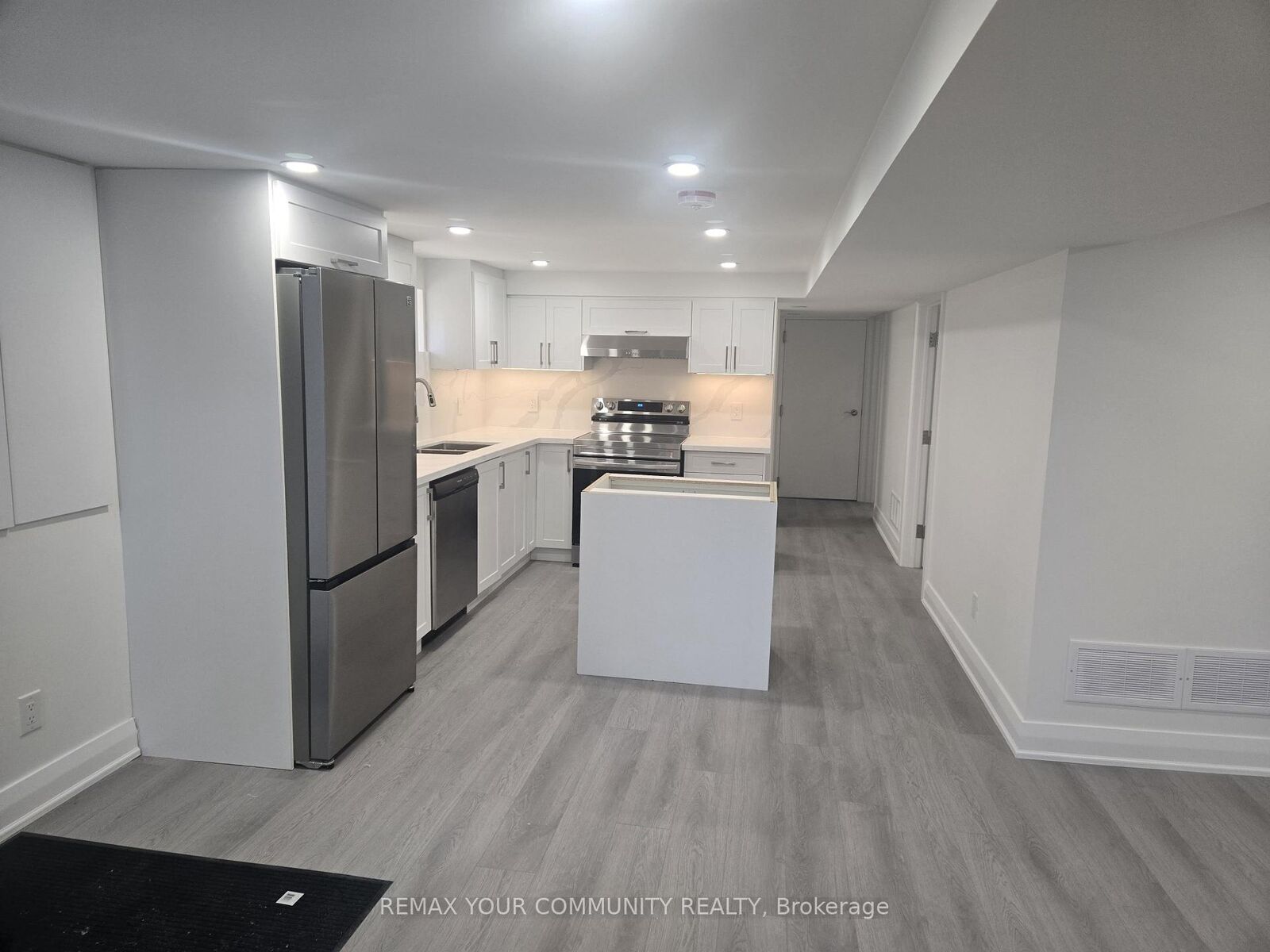 Property Photo:  64 Rockport Crescent  ON L4C 2L6 
