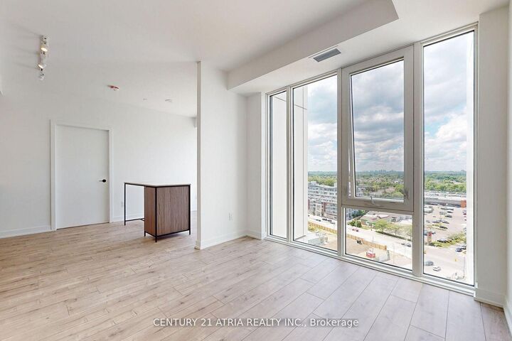 Property Photo:  220 Missinnihe Way 1410  ON L5H 0A9 