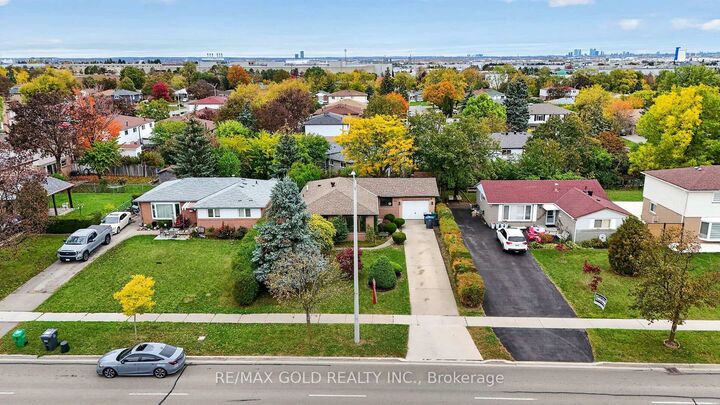 Property Photo:  722 Balmoral Drive  ON L6T 1X4 