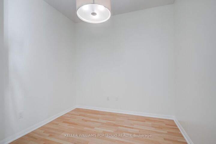 Property Photo:  628 Fleet Street 727  ON M5V 1A8 