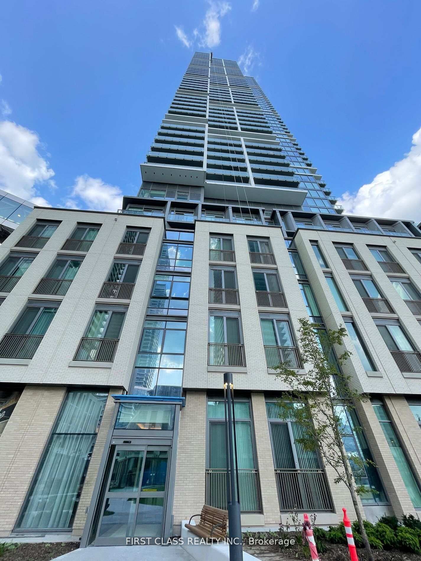 Property Photo:  7890 Jane Street 4505  ON L4K 0K9 