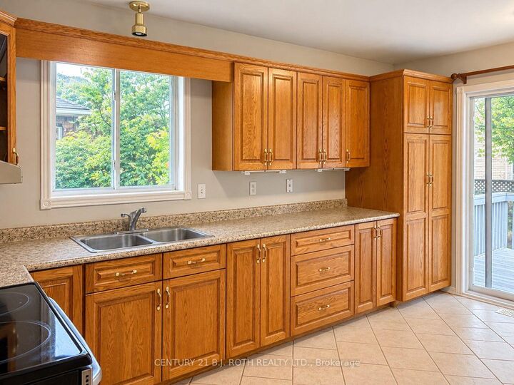 Property Photo: 872 Dominion Avenue ON L4R 5K8