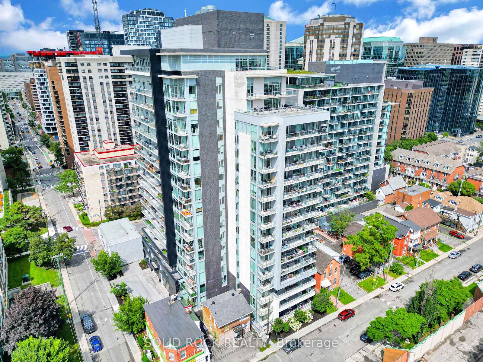 Property Photo:  255 Bay Street 309  ON K1R 0C5 