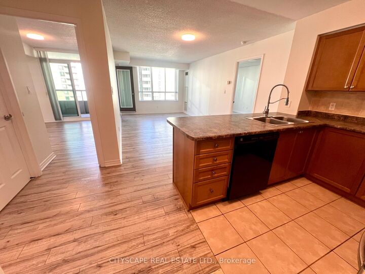 Property Photo:  335 Rathburn Road 1808  ON L5B 0C8 