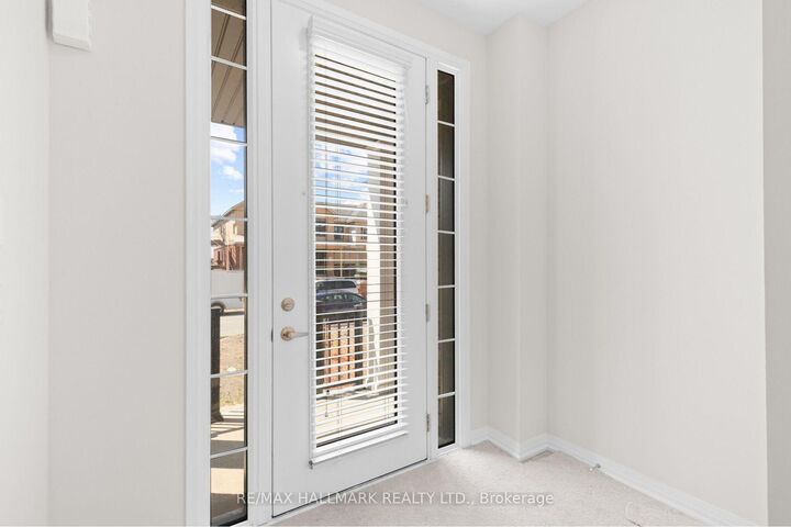 Property Photo:  16 Crossmore Crescent  ON N1S 0C7 