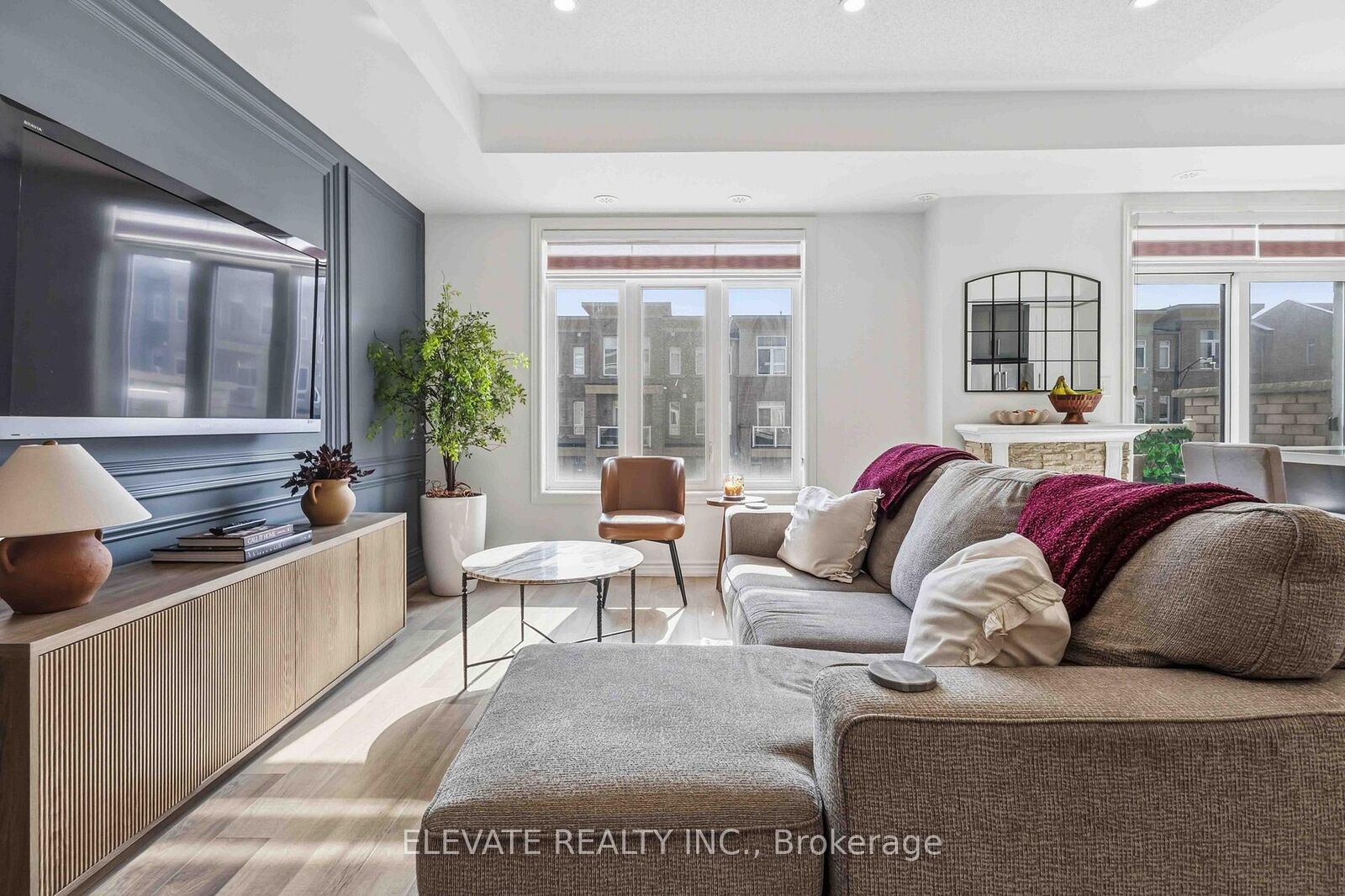 Property Photo:  1808 Rex Heath Drive 98  ON L1X 0E6 