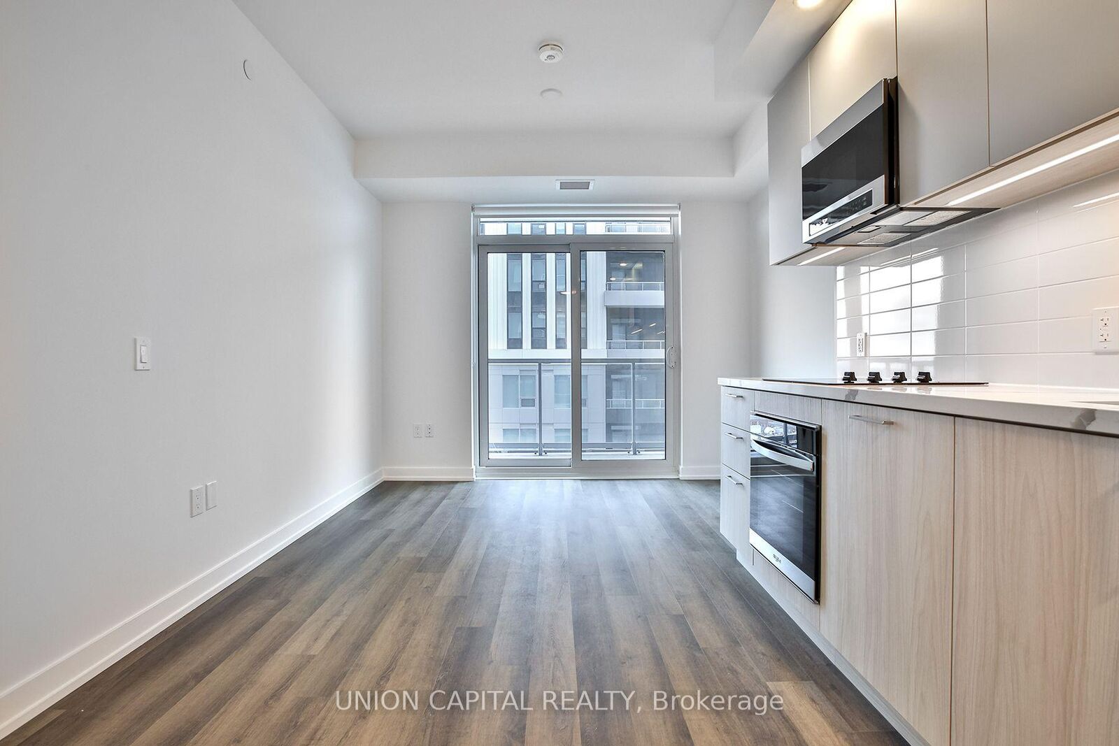 Property Photo:  5 Meadowdale Road 2407  ON L4K 0C7 