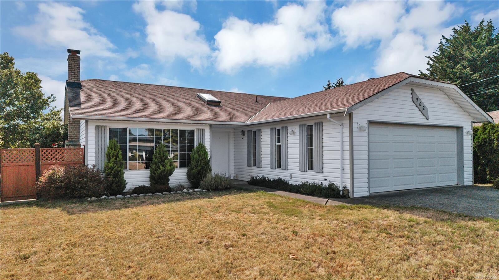Property Photo:  702 Forsyth Ave  BC V9P 1E7 