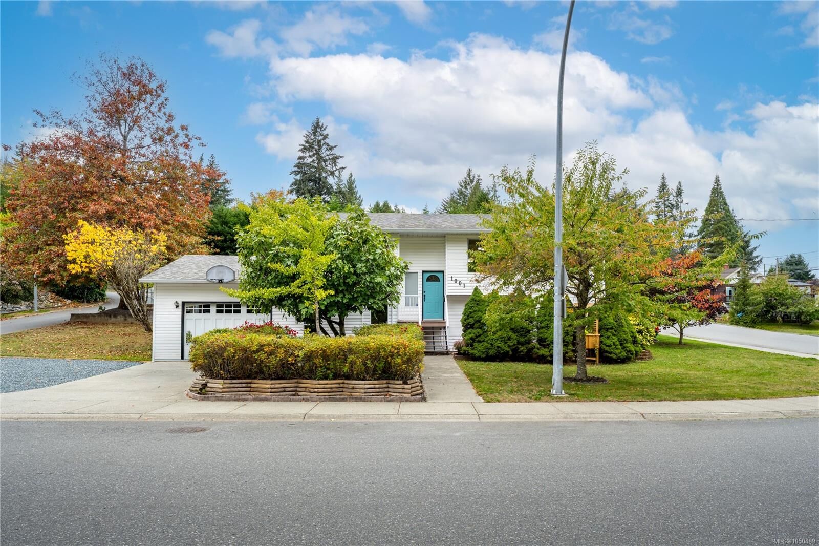 Property Photo:  1001 Timberwood Dr  BC V9R 6N9 