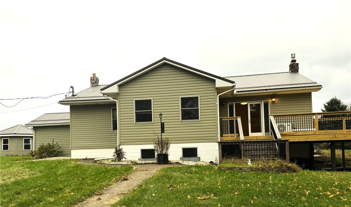 Property Photo:  404 Lous Road  PA 15931 