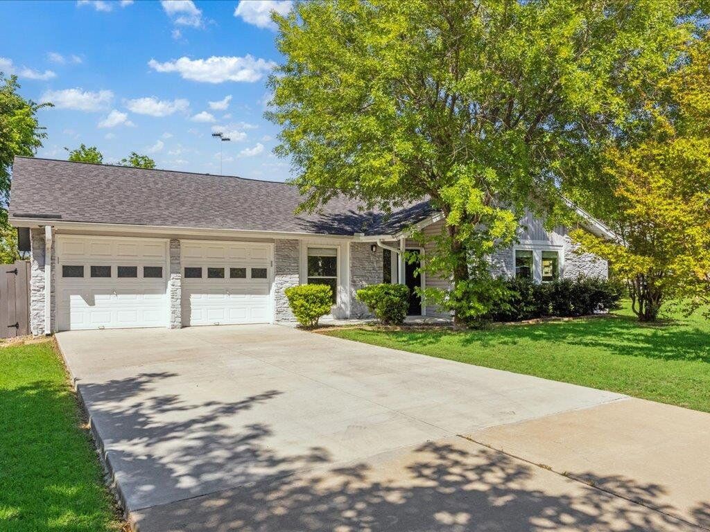 Property Photo:  7302 Meadowood Drive  TX 78723 