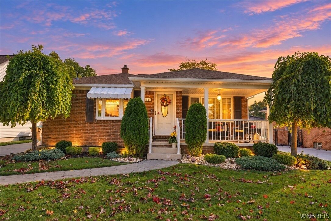 Property Photo:  15 Edmund Street  NY 14227 