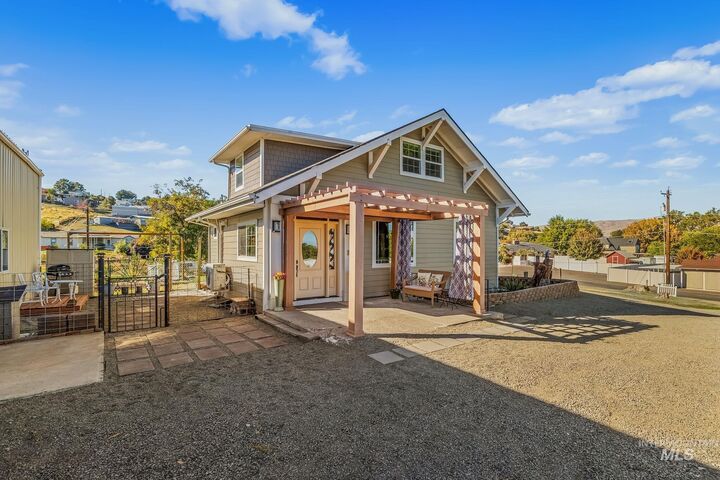 Property Photo: 1215 24th Avenue WA 99403