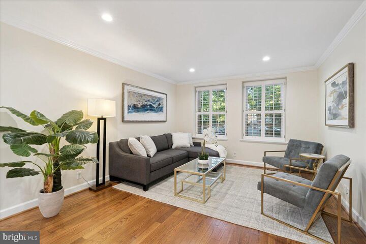 Property Photo:  2952 S Columbus Street A2  VA 22206 
