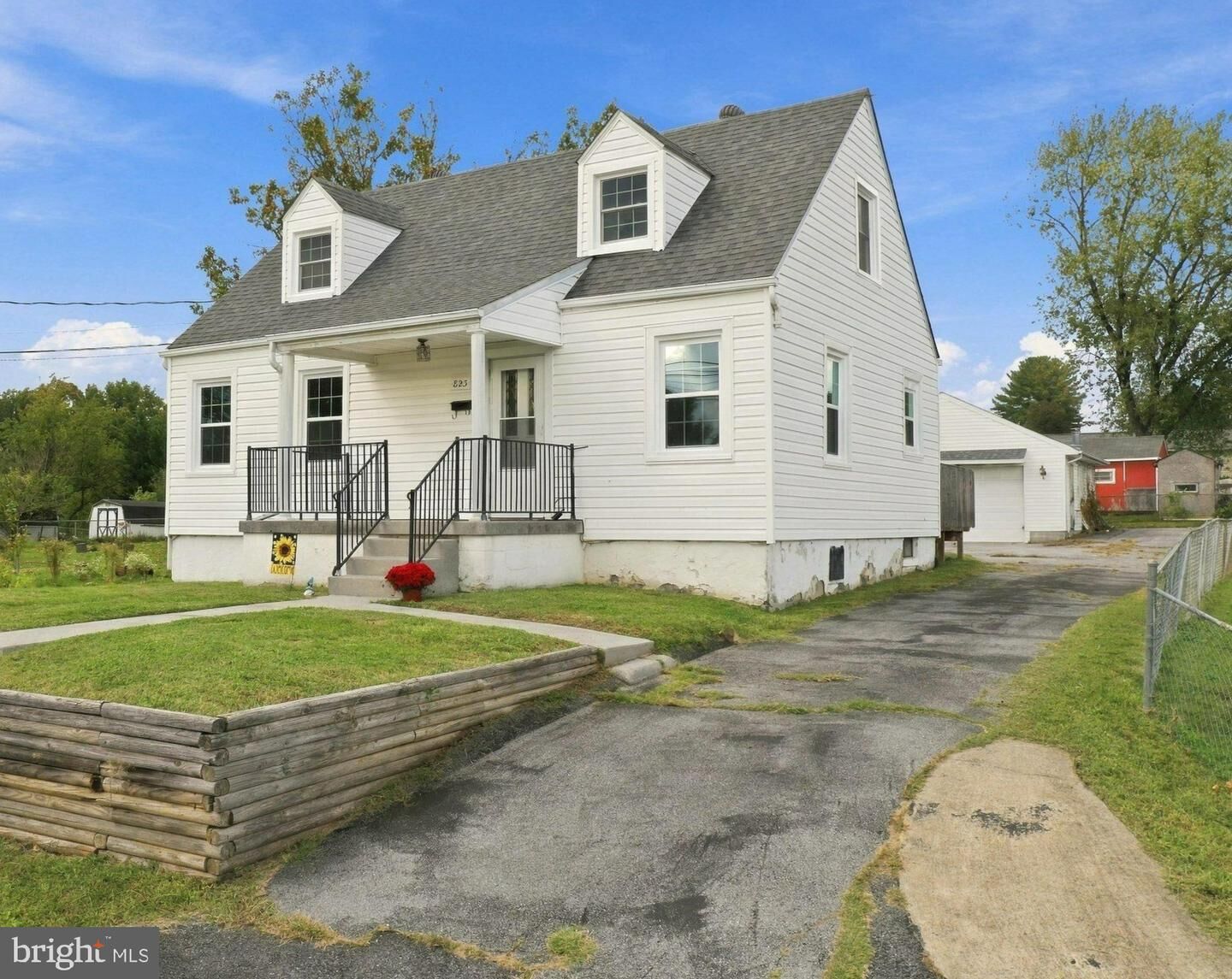 Property Photo:  823 W 13th Street  VA 22630 