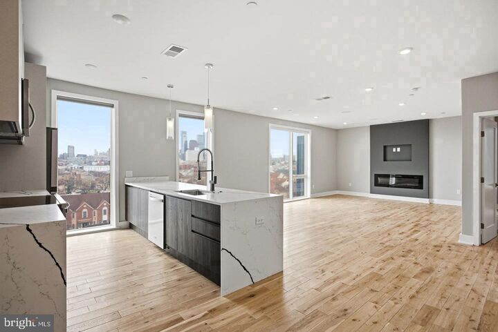 Property Photo:  1000 W Girard Avenue 101  PA 19123 