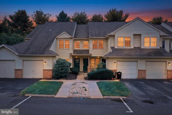 Property Photo:  112 Lindfield Circle  PA 18062 