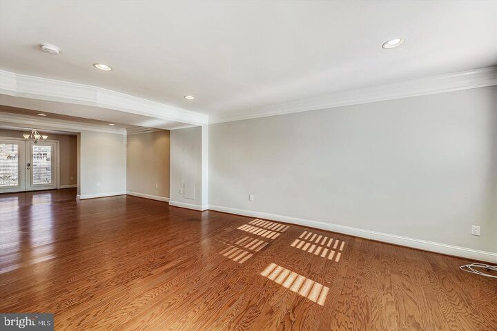 Property Photo: 913 First Street VA 22314