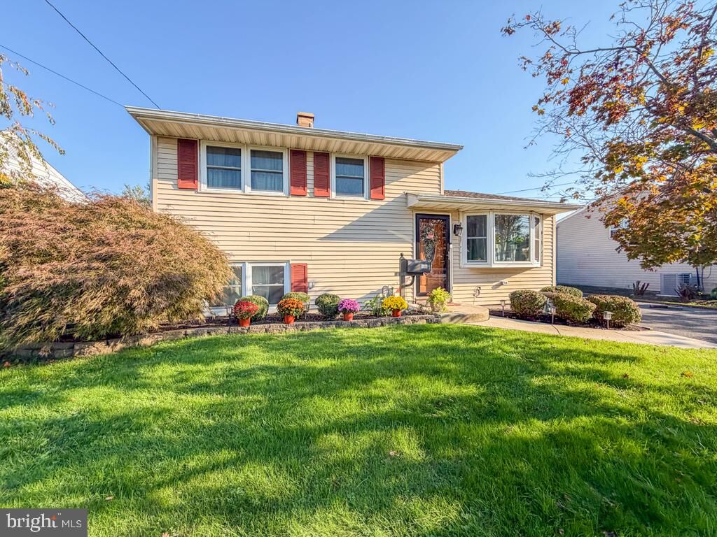 Property Photo:  3115 Essington Way  PA 19020 