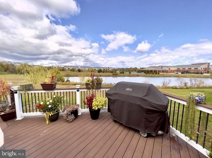 Property Photo:  42650 Nations Street  VA 20152 