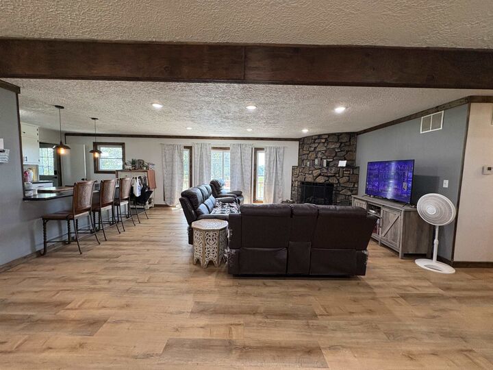 Property Photo:  621 US-62  AR 72513 
