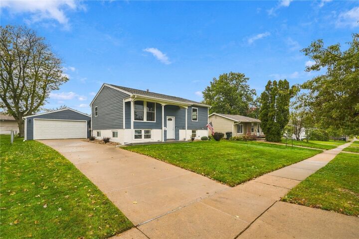Property Photo: 220 Fleetwood Road SW IA 52404