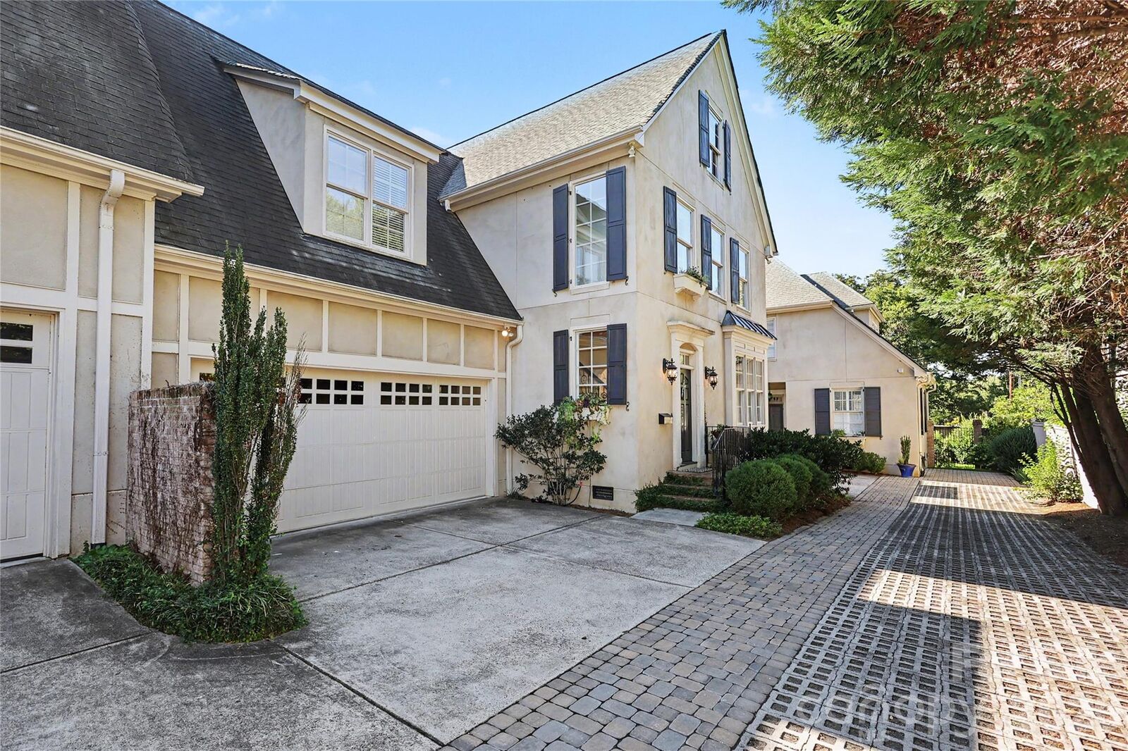 Property Photo:  2614 Chelsea Drive  NC 28209 