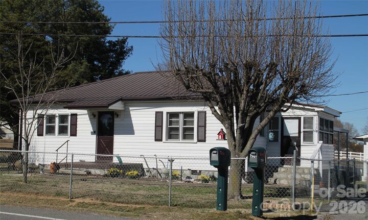 Property Photo:  7508 Dallas Cherryville Highway  NC 28021 