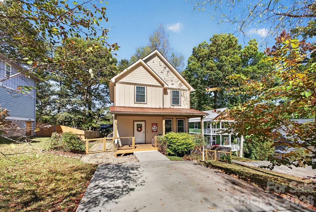 Property Photo:  98 Langwell Avenue  NC 28806 