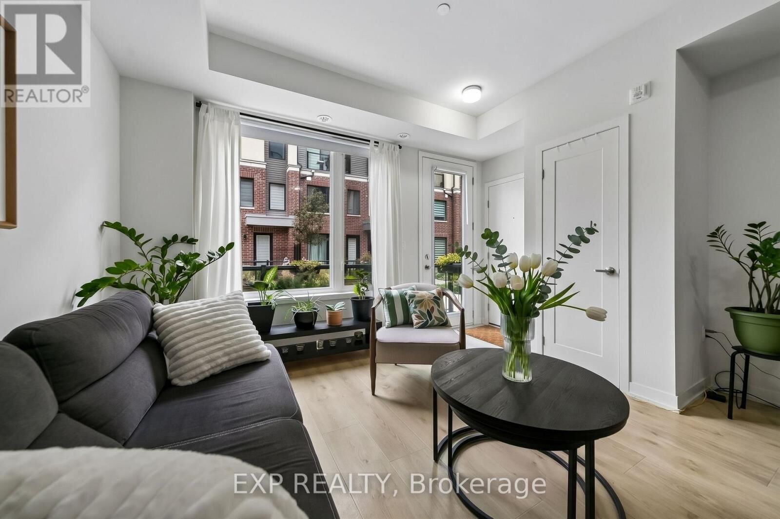 Property Photo:  3409 Ridgeway Drive 23  ON L5L 0B9 