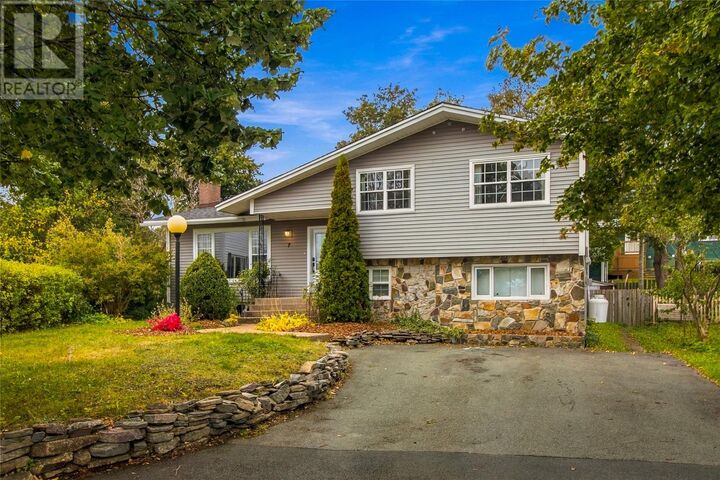 Property Photo:  7 Prestwick Place  NL A1B 3L3 