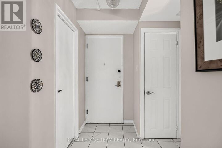 Property Photo:  515 St. Laurent Boulevard 107  ON K1K 3X5 