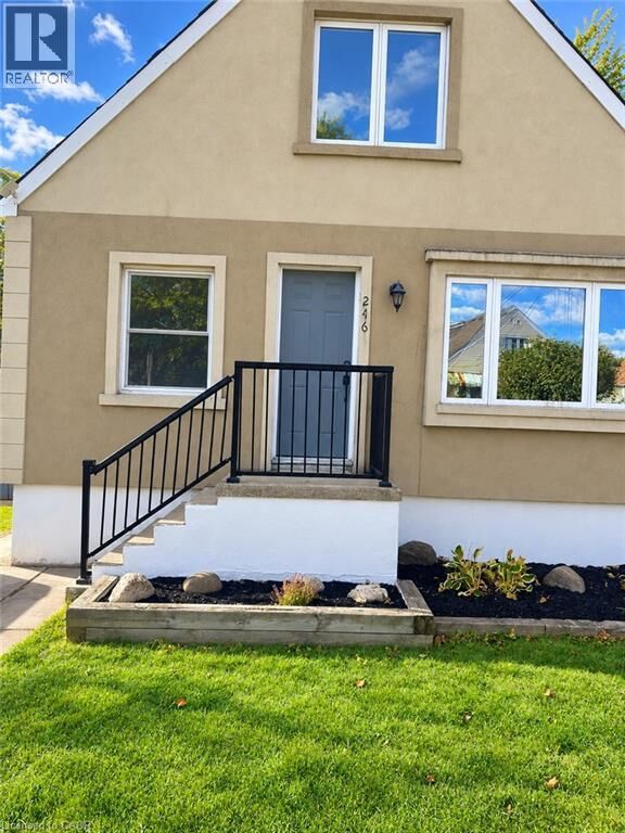 Property Photo:  246 East 27th Street Main  ON L8V 3G4 