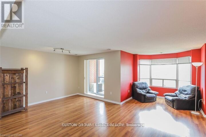 Property Photo: 30 Chapman Court 1007 ON N6G 4Y4