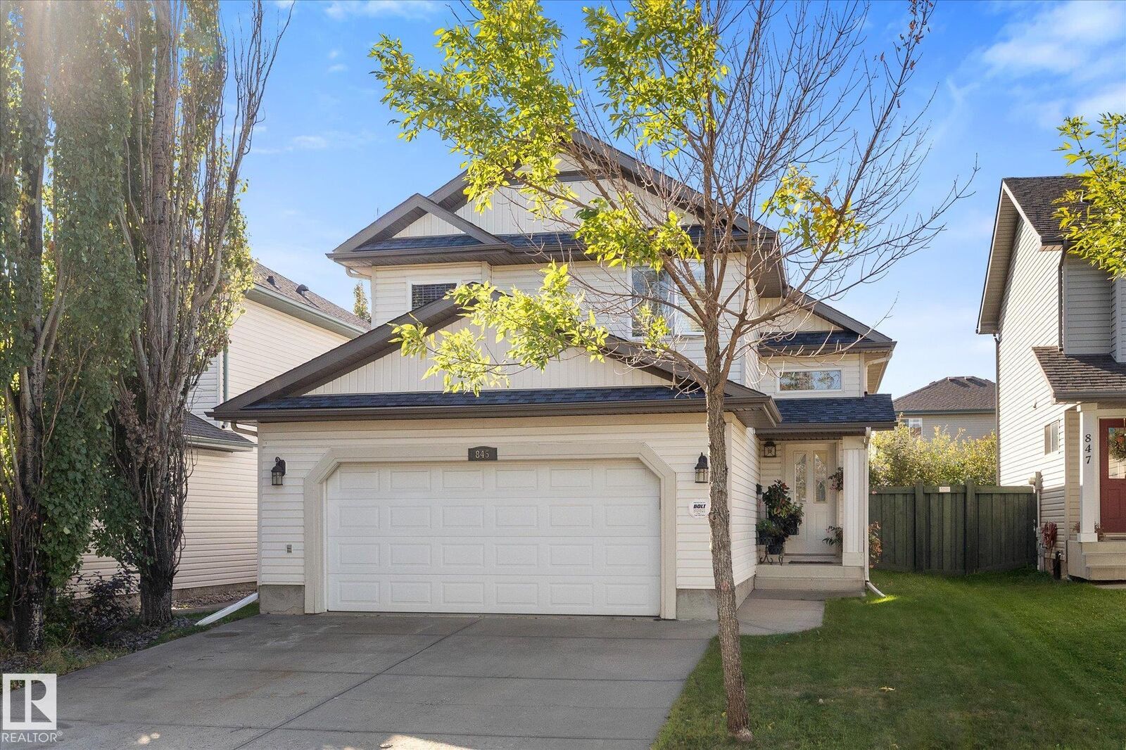 Property Photo:  845 Graham Wynd NW  AB T5T 6N4 