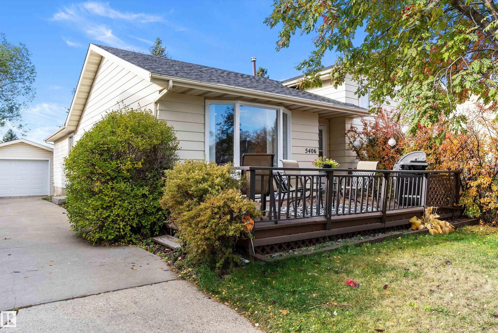 Property Photo:  5406 55 Street  AB T4X 1A4 