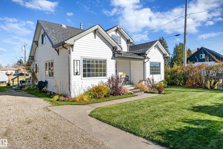 Property Photo:  5016 52 Avenue  AB T0C 2T0 