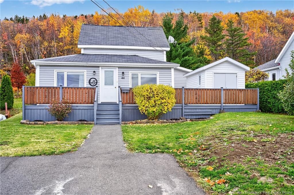 Property Photo:  44 Sunset Drive  NB E3N 1S8 