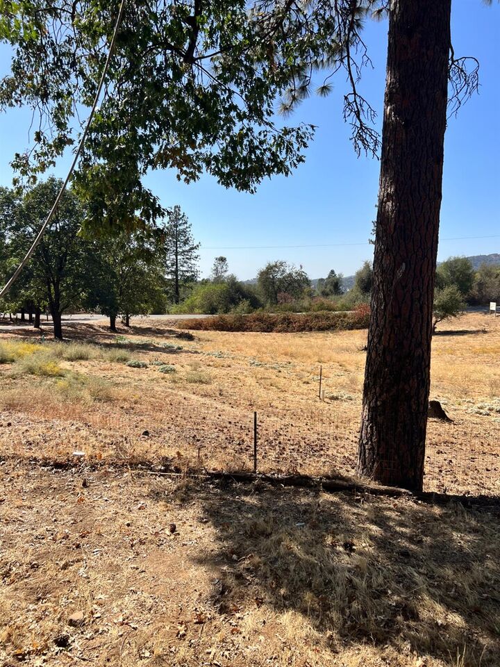 Property Photo:  33249 Road 224 15  CA 93643 