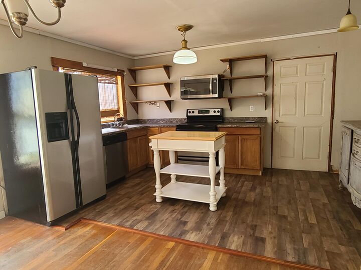 Property Photo: 260 Collins Street TN 37381