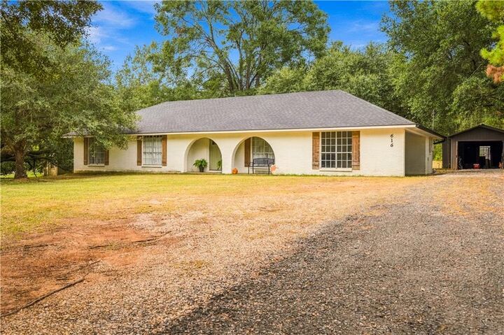 Property Photo:  616 Hwy 114  LA 71341 